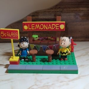 Lite Bricks Peanuts Movie  Lemonade Stand Light Up  Playset